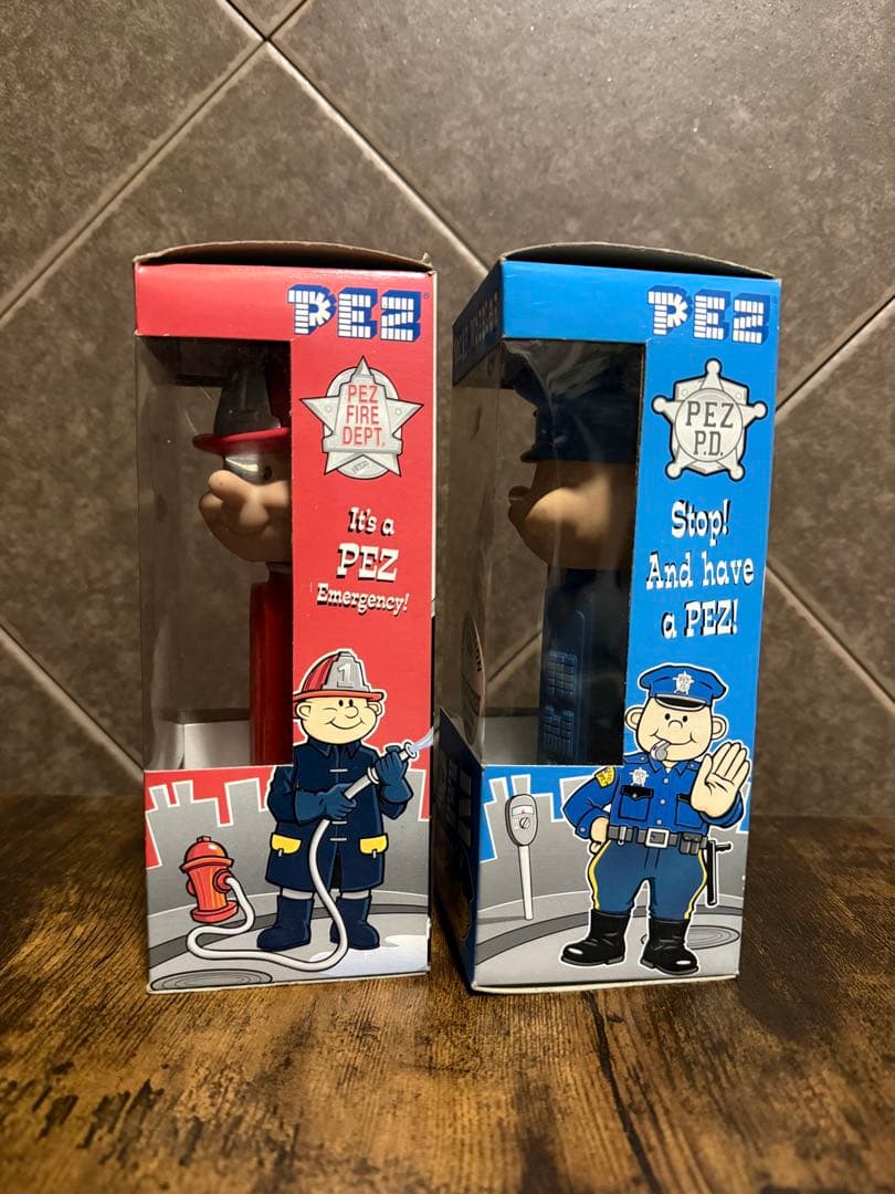 【FUNKO WACKY WOBBLER】 PEZ ポリスマン & 消防士